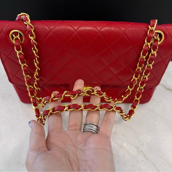 100% Authentic Chanel Vintage Medium Classic Double Flap Bag - Picture 3 of 17